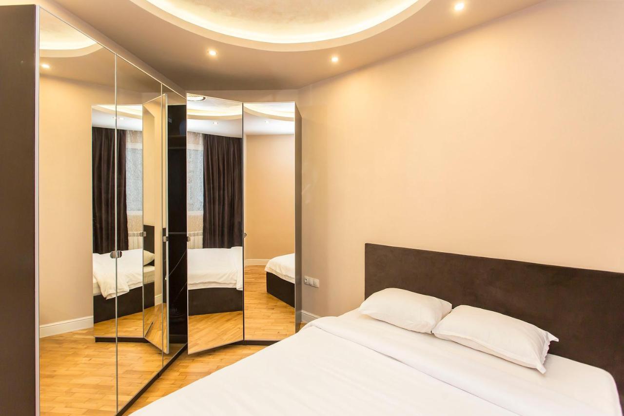 Elegant 2Bdr Apartment With A Balcony صوفيا المظهر الخارجي الصورة