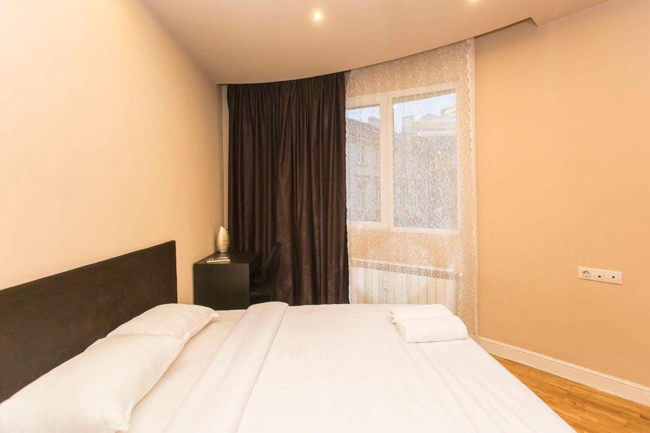 Elegant 2Bdr Apartment With A Balcony صوفيا المظهر الخارجي الصورة