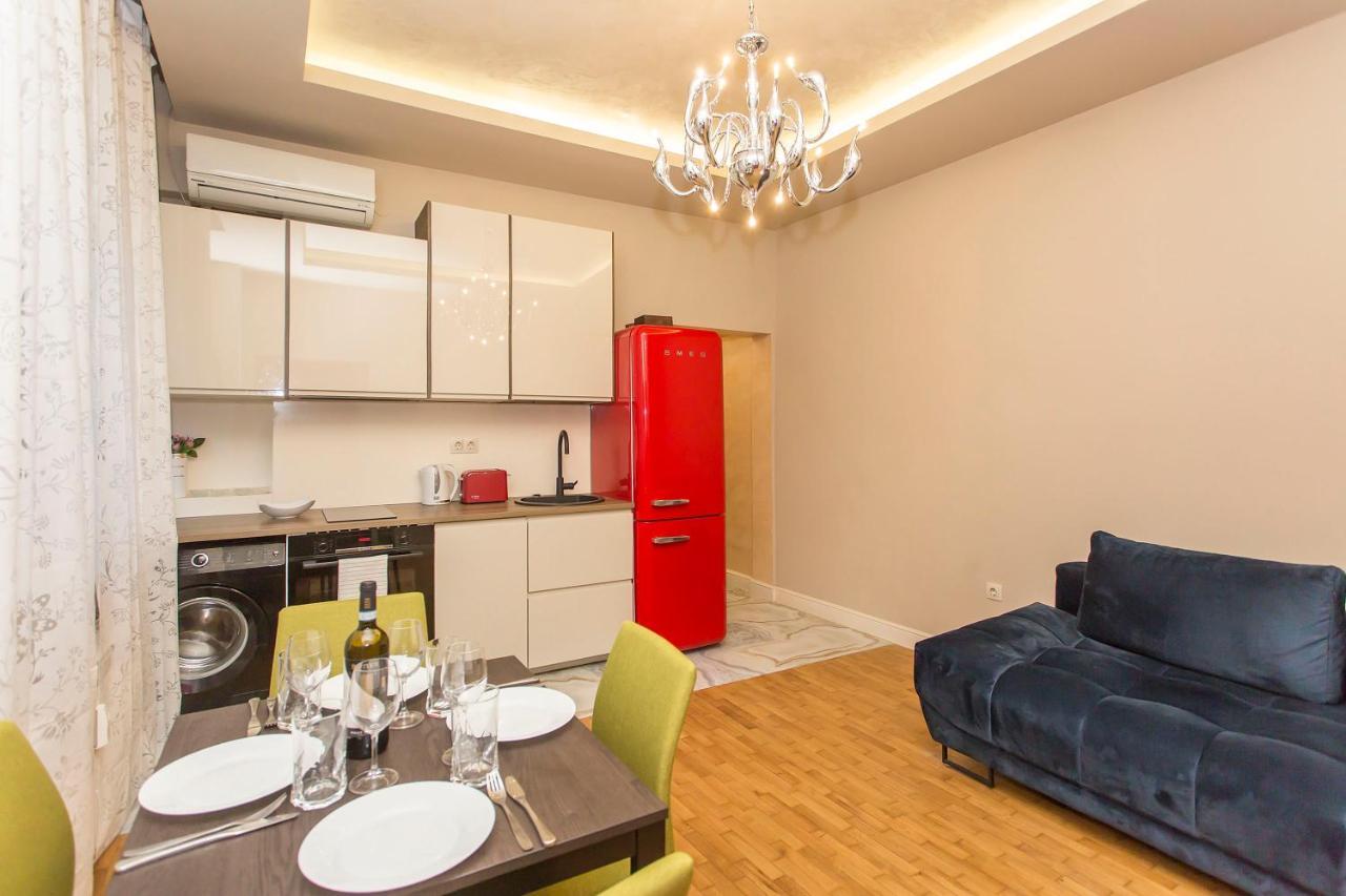 Elegant 2Bdr Apartment With A Balcony صوفيا المظهر الخارجي الصورة
